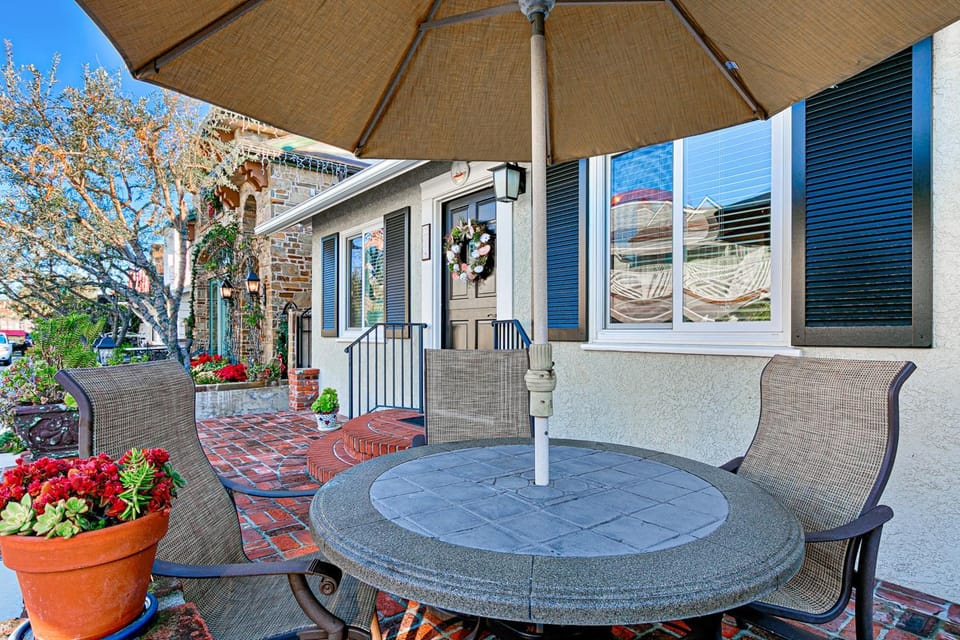 Coral Beach House House in Balboa Island