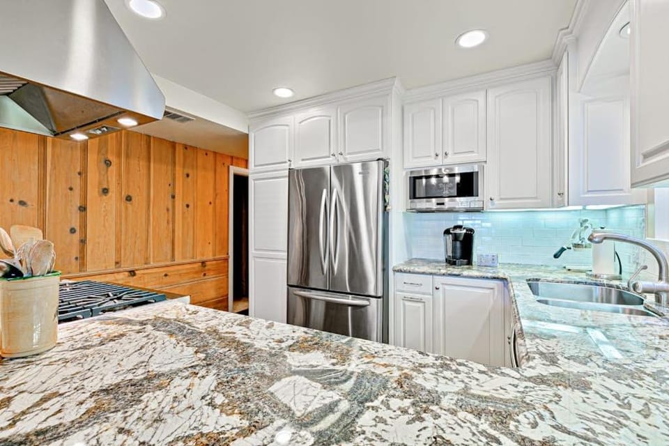 Coral Beach House House in Balboa Island