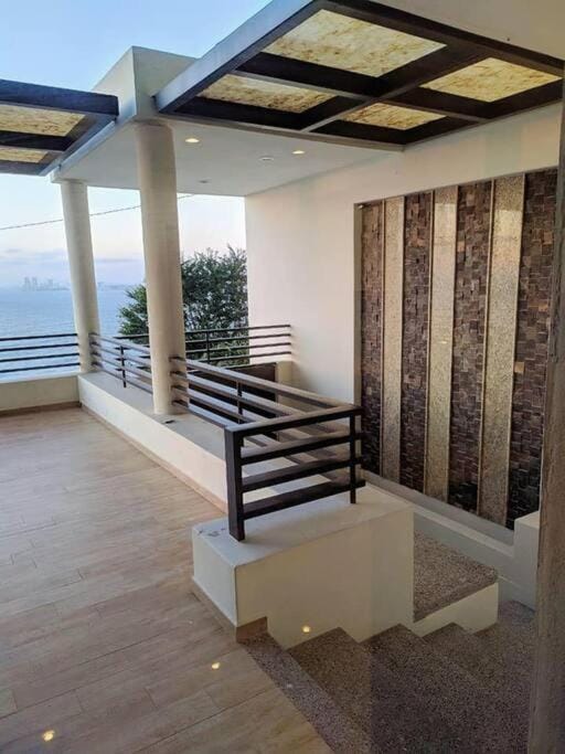 Lujoso Penthouse con alberca privada para 15 personas en Mazatlán, Sin. House in Mazatlan