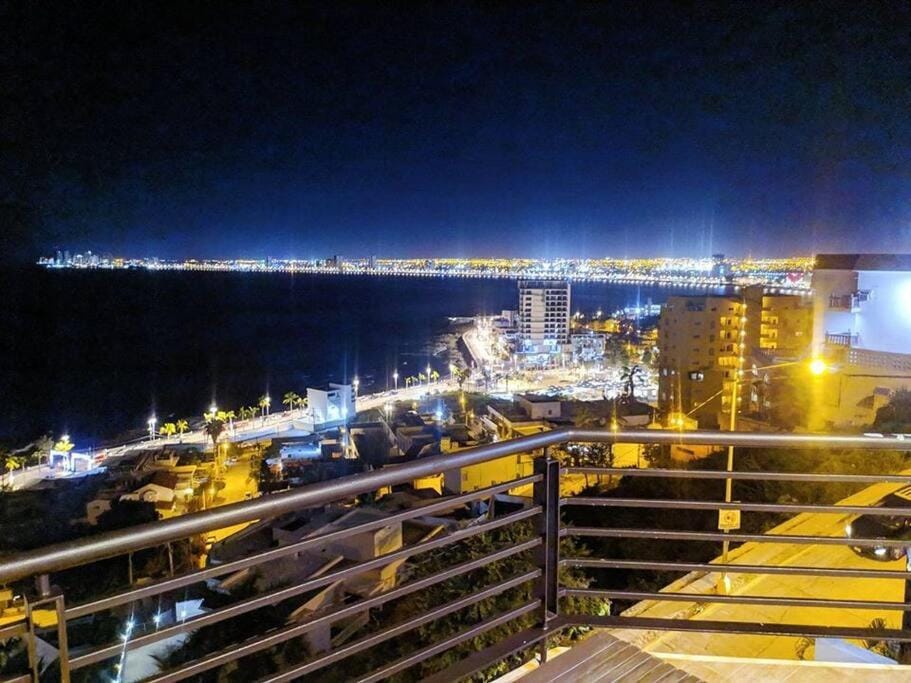 Lujoso Penthouse con alberca privada para 15 personas en Mazatlán, Sin. House in Mazatlan