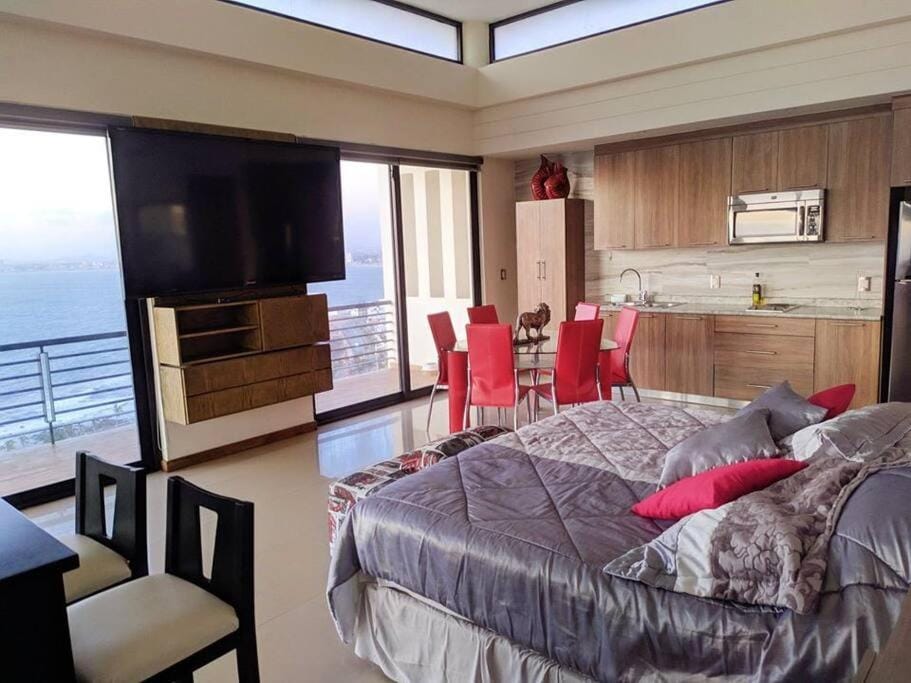 Lujoso Penthouse con alberca privada para 15 personas en Mazatlán, Sin. House in Mazatlan