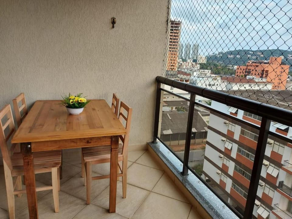 Balcony/Terrace, Street view