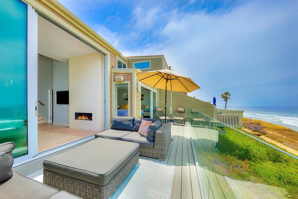 Seabluffe Ocean Spray House in Leucadia