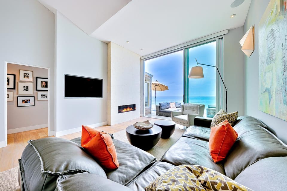 Seabluffe Ocean Spray House in Leucadia