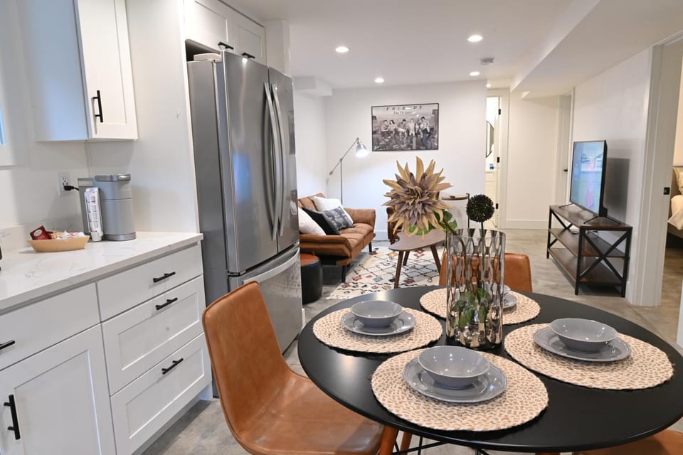 Living room, Dining area