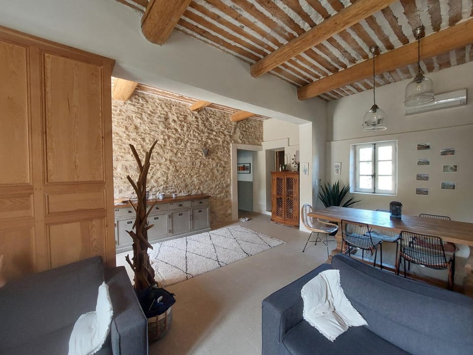 Bastide d'exception classée 4 étoiles, piscine chauffée, cœur Luberon House in Provence-Alpes-Côte d'Azur