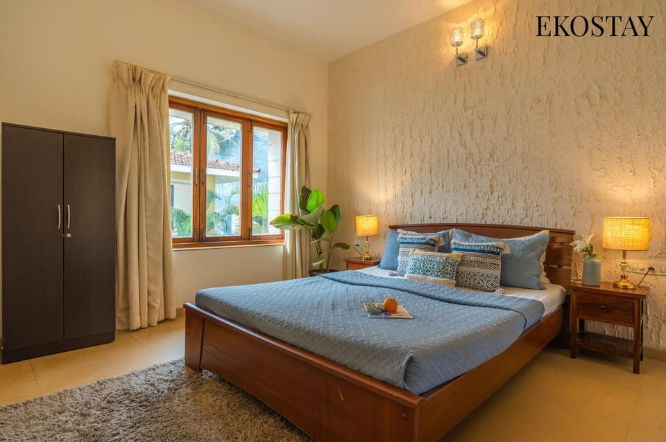 Bed, Photo of the whole room, Bedroom