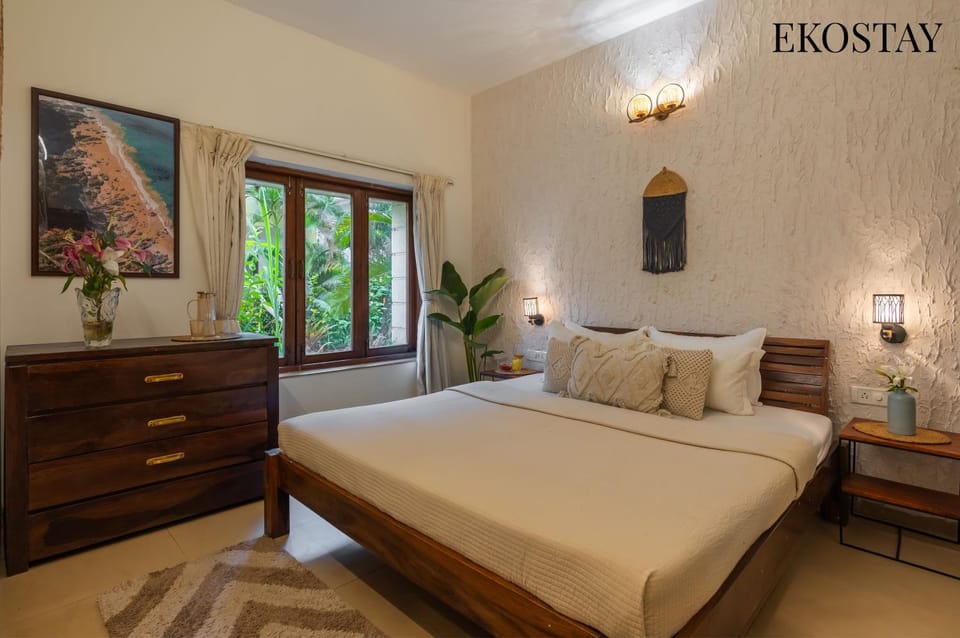 Bed, Photo of the whole room, Bedroom