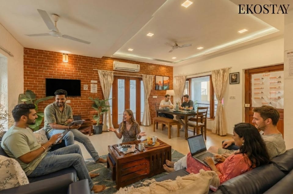 People, TV and multimedia, Living room, group of guests, air conditioner