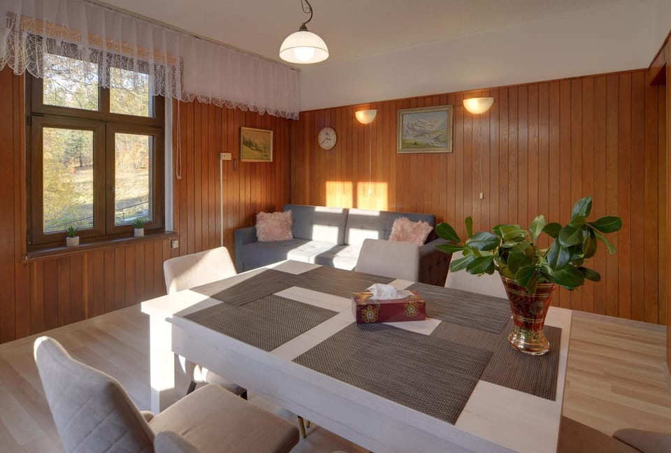 Apartament z panorama Szrenicy - duzy 70m2, 2 sypialnie i salon, idealny dla duzej grupy! Apartment in Lower Silesian Voivodeship