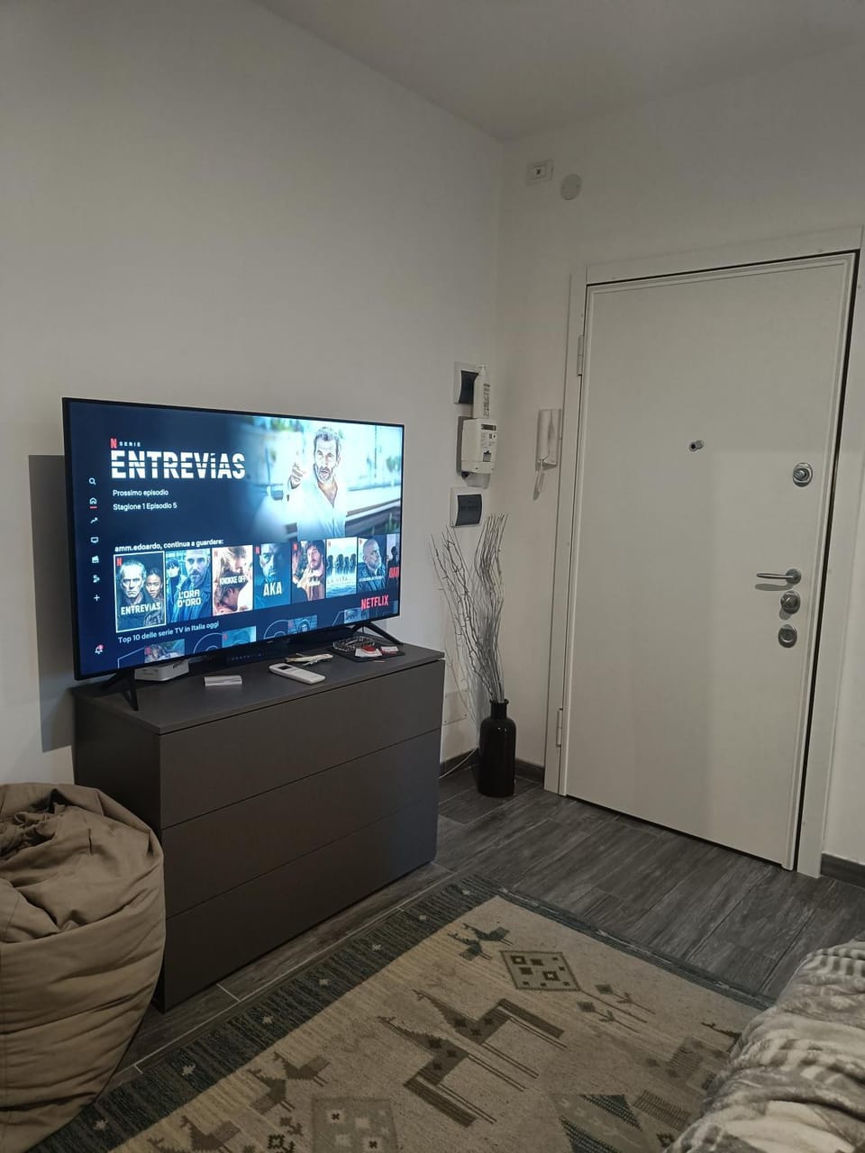 Communal lounge/ TV room