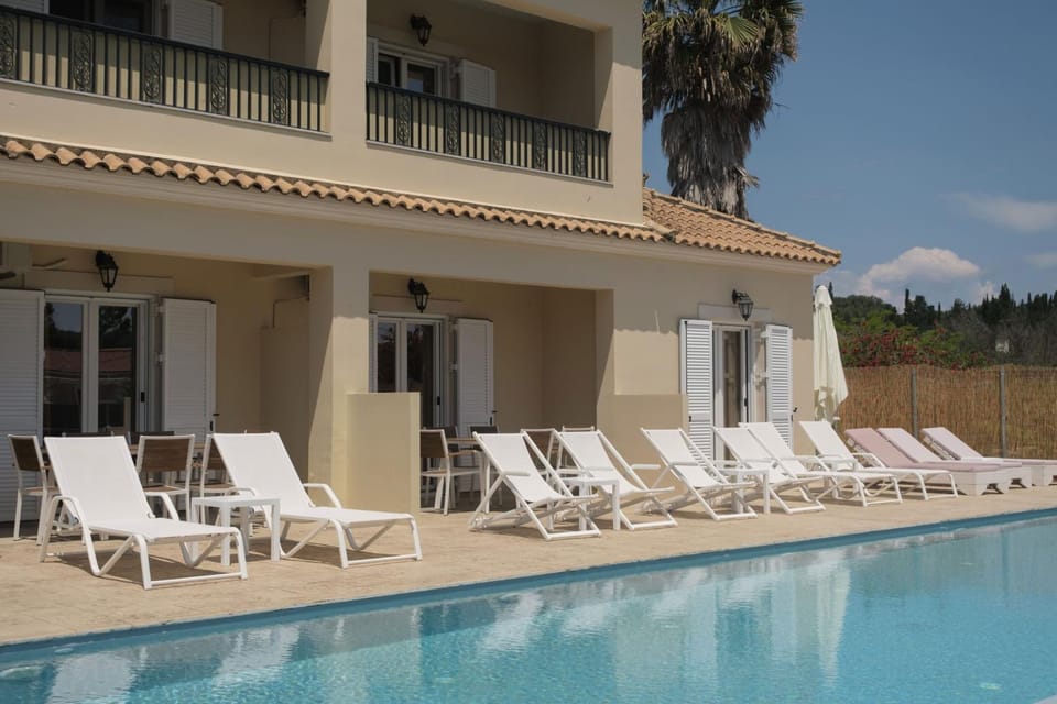 Swimming pool, sunbed