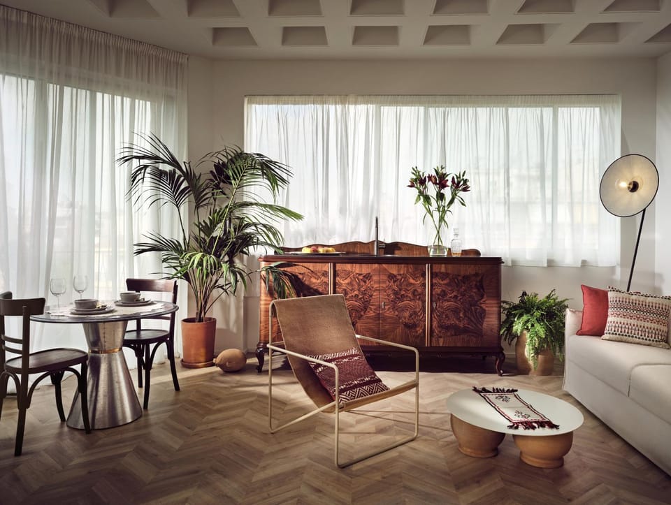 Living room, Dining area