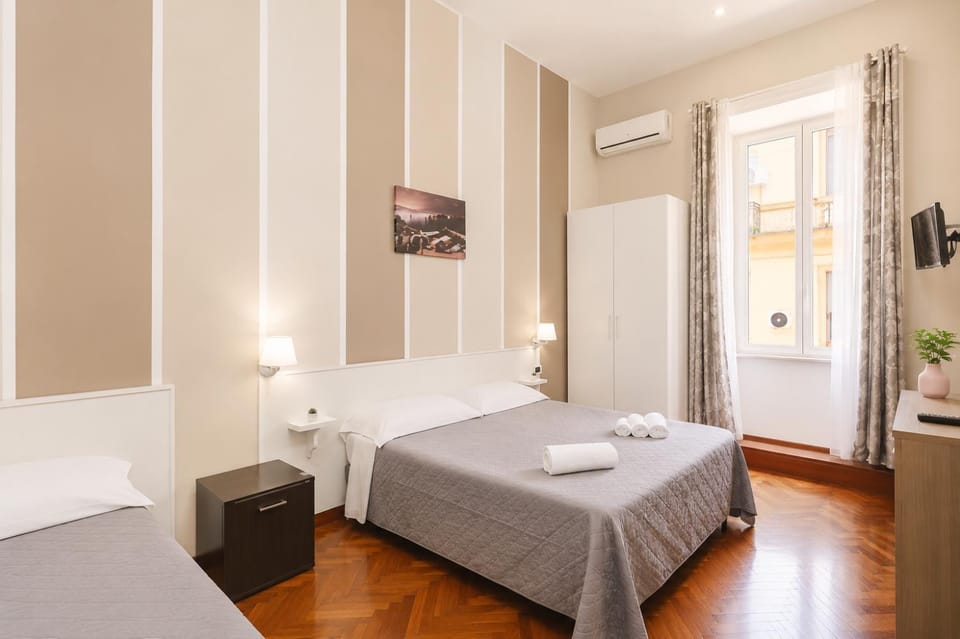 Bed, TV and multimedia, Photo of the whole room, Bedroom, internet, towels, air conditioner