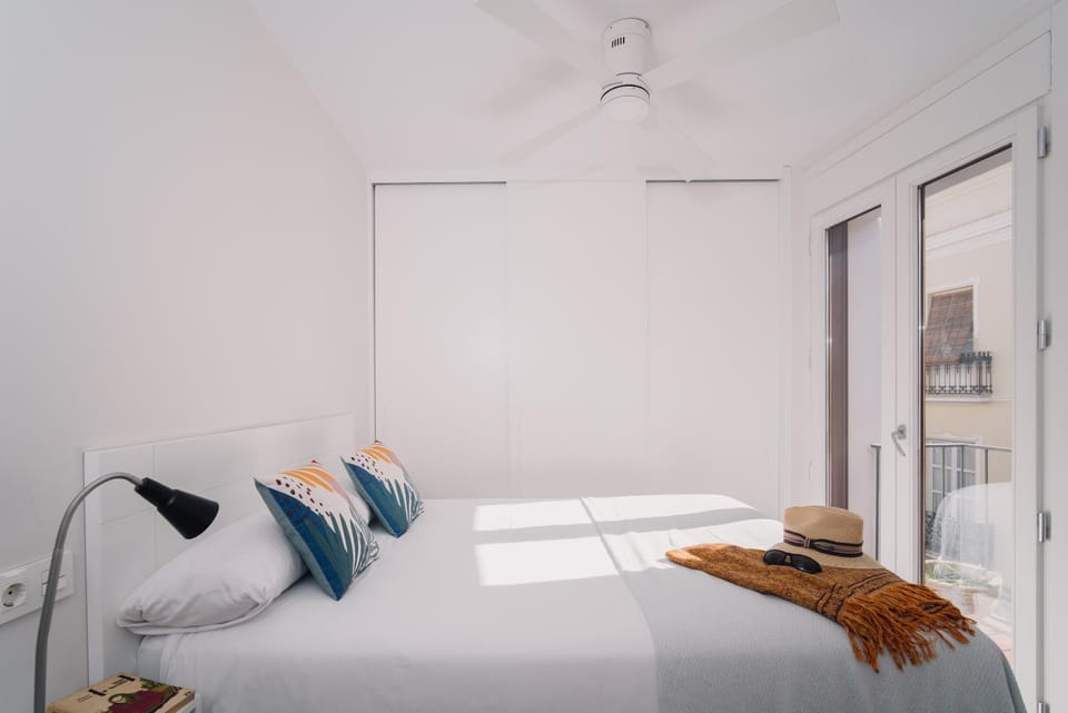Bed, Bedroom, fireplace, wardrobe