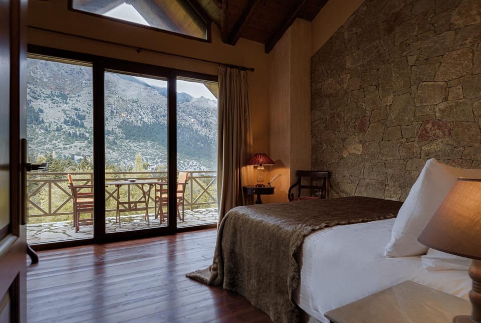 Bed, Photo of the whole room, Bedroom, Mountain view