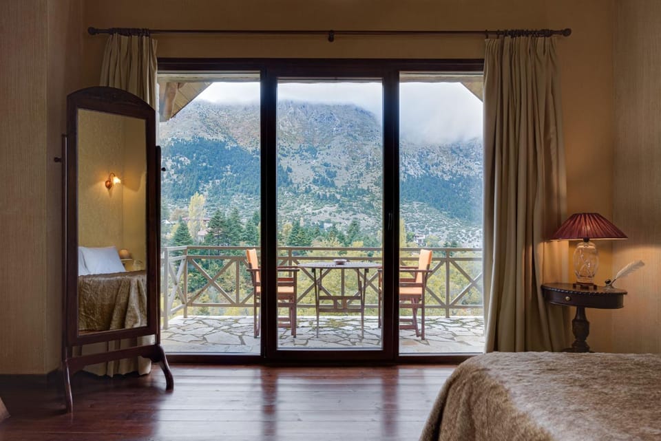 Balcony/Terrace, Balcony/Terrace, Bedroom, Mountain view