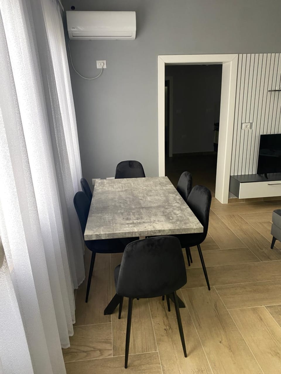 Seating area, Dining area