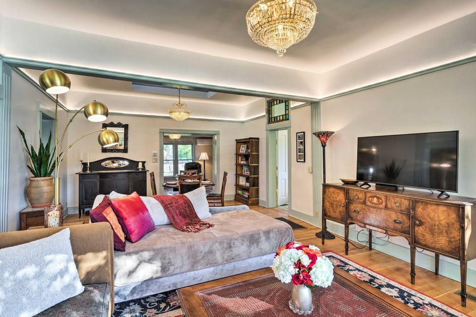 Victorian Gem! Steps to Dine, Shop & Hike House in Carbondale