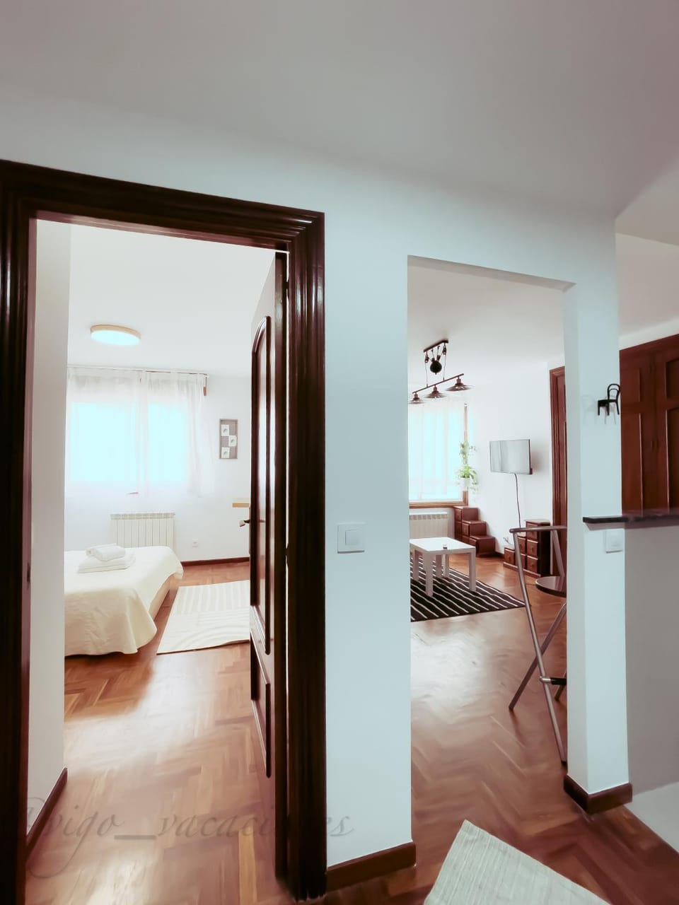 Bed, TV and multimedia, Photo of the whole room