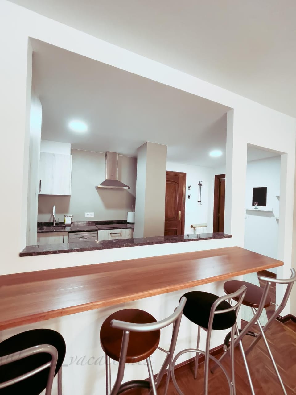 Kitchen or kitchenette, Living room, Seating area, Dining area, stove