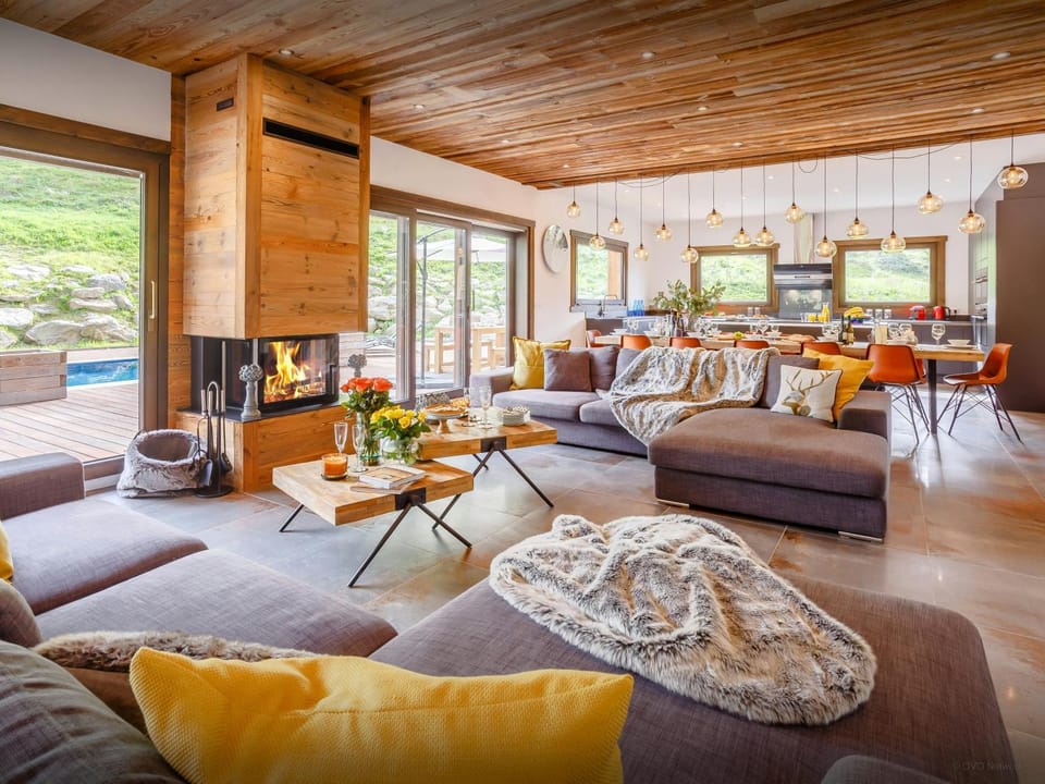 Living room, Seating area, Dining area