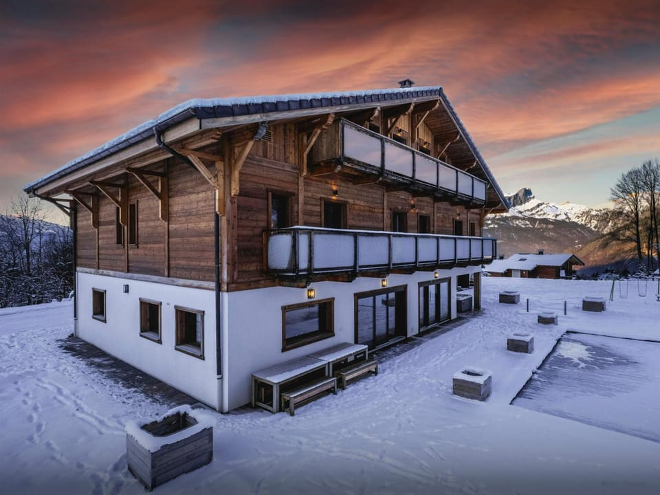 Property building, Winter