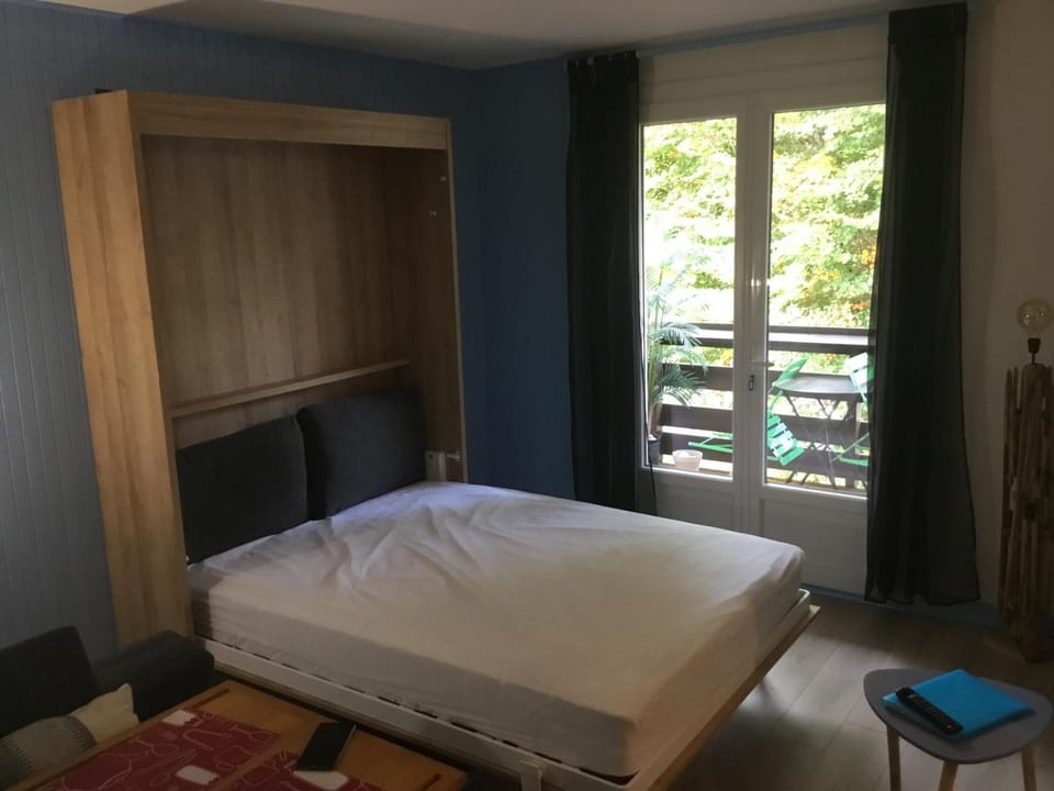 Bed, Photo of the whole room