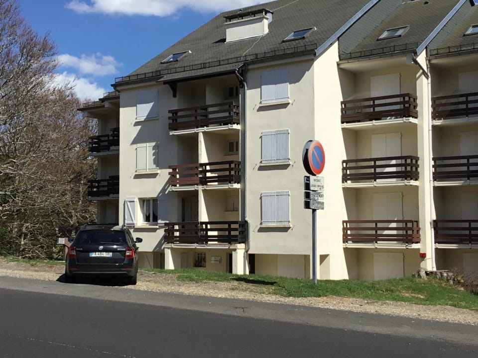 Property building, Parking