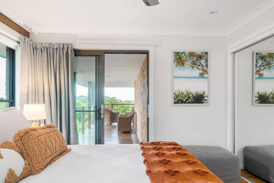 Bed, Balcony/Terrace, Photo of the whole room, Seating area, Bedroom