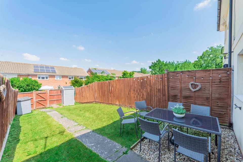 Stylish 3 bedroom house with parking & garden House in Cheltenham