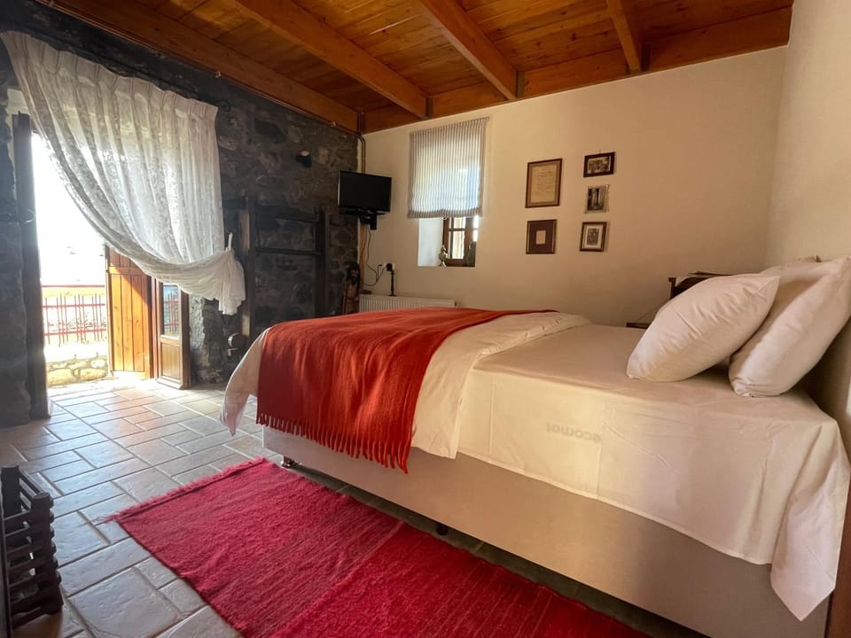 Terra Petra Villa at Psari Trikolonon Gortynia Villa in Peloponnese Region