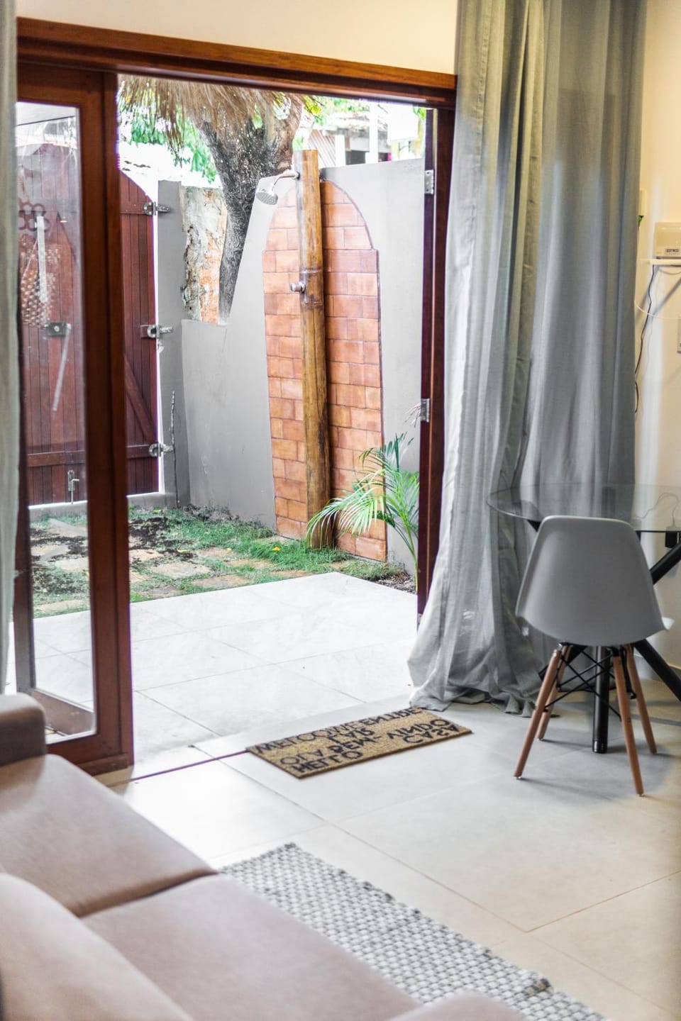 Patio, Facade/entrance