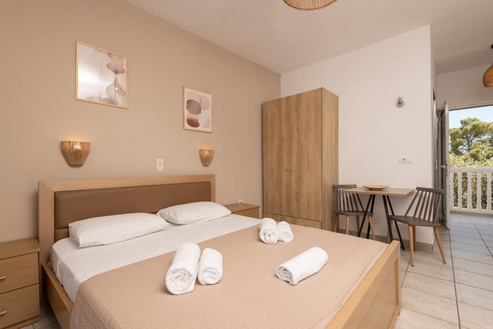 Akis Studios Alykes Apartment in Katastari