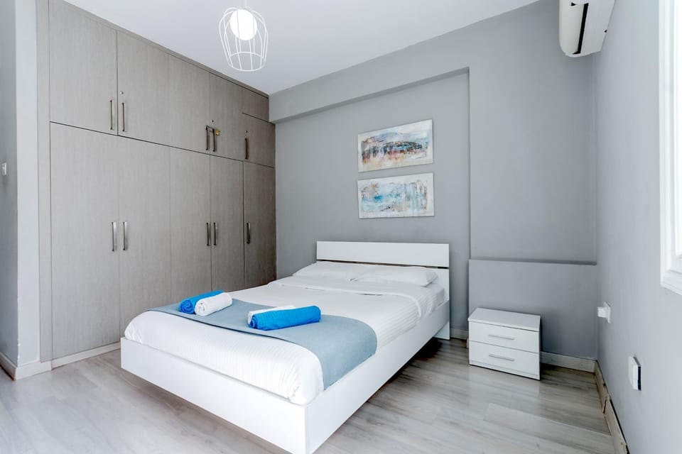 Bed, Bedroom, towels, wardrobe, air conditioner