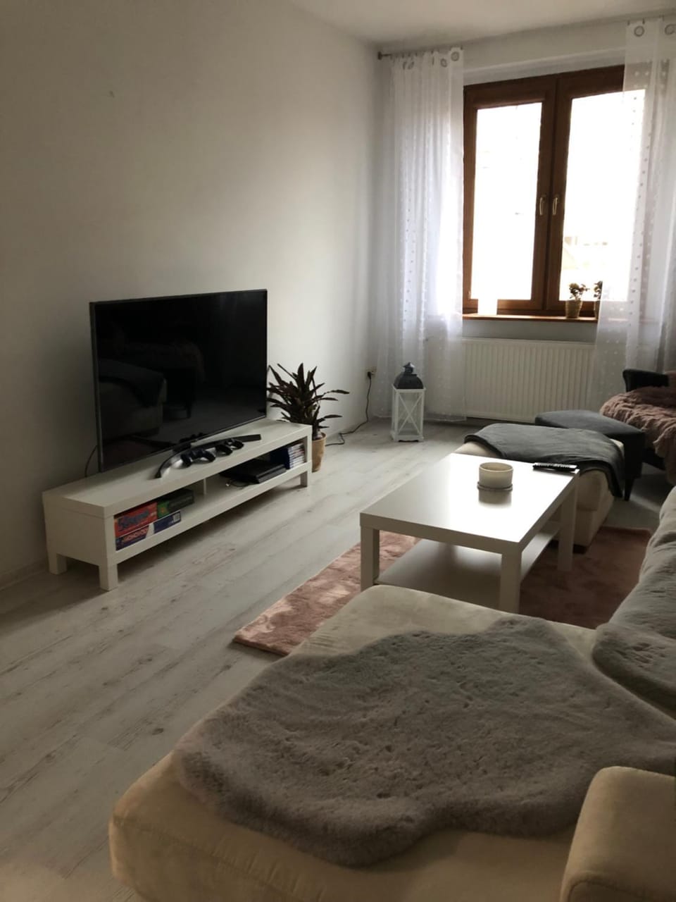 Communal lounge/ TV room, TV and multimedia, Living room, Seating area