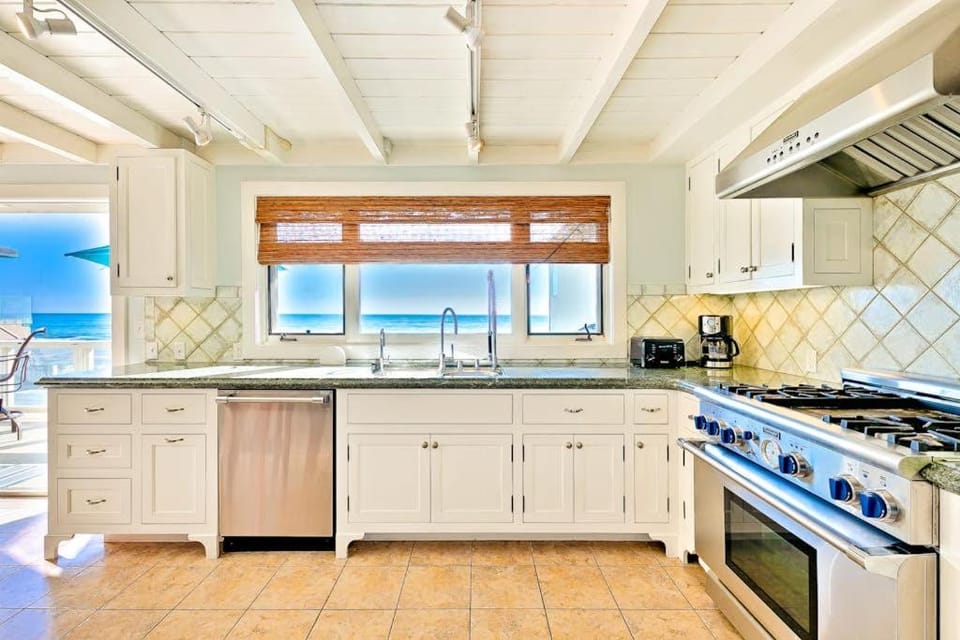Tommy Bahama Beach Rd II House in Capistrano Beach