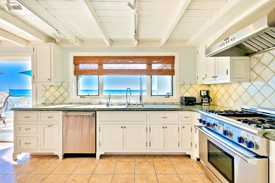 Tommy Bahama Beach Rd II House in Capistrano Beach