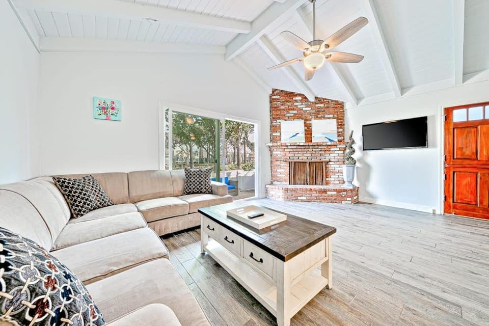 Balboa Duplex House in Balboa Peninsula
