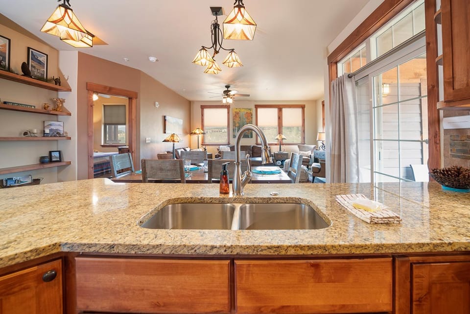 Kitchen or kitchenette, Living room