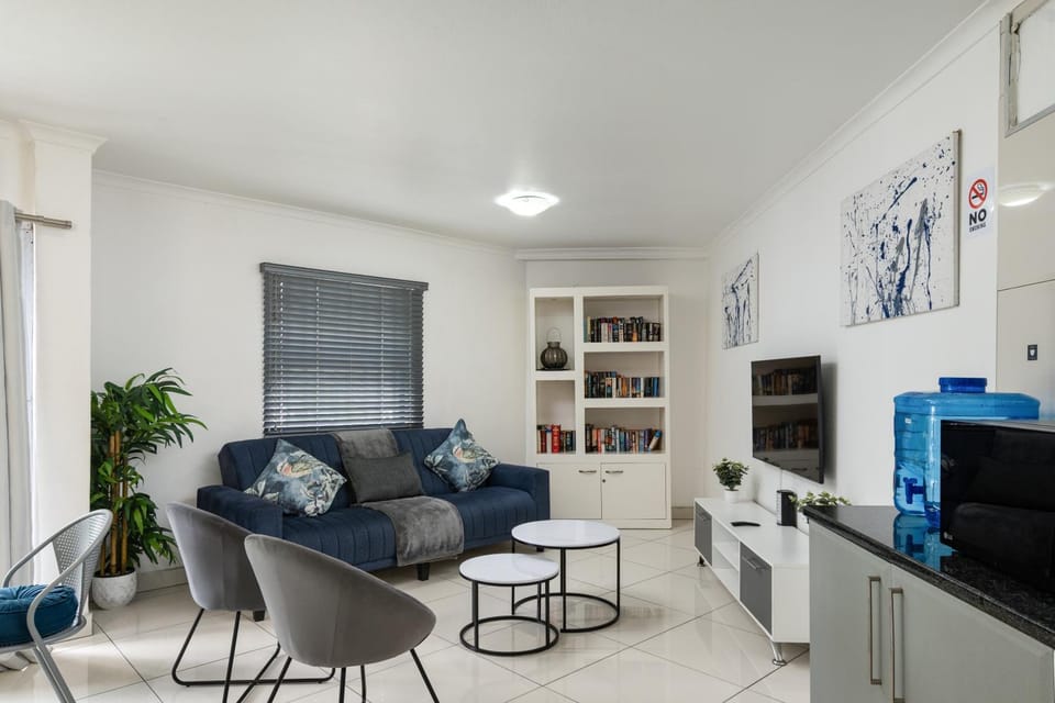 Blue Escape 2 Bed Apartment in Umhlanga with Complex Rooftop Braai & Pool House in Umhlanga