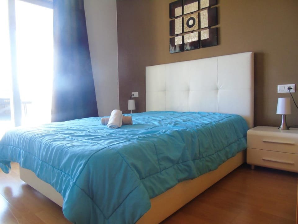 Bel Appartement avec Attico proche Commerces Apartment in Roses