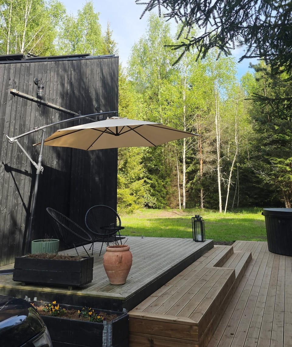 Patio, Spring, Day