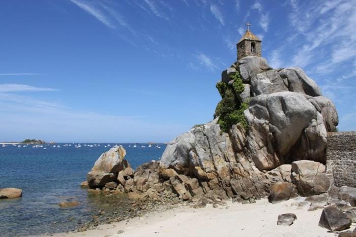 Nearby landmark, Natural landscape