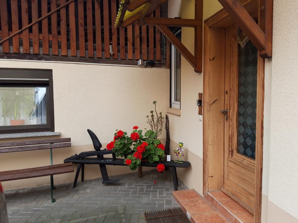 Property building, Patio, Facade/entrance