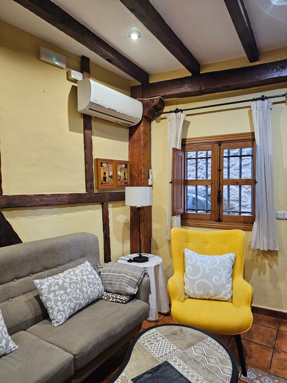 Communal lounge/ TV room, Living room, Lounge or bar