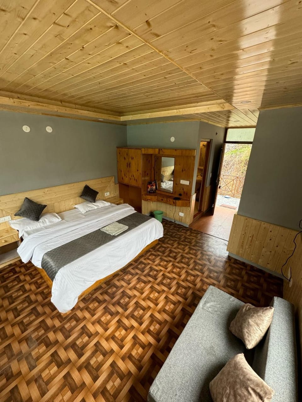 The Mad King's House & Cafe Bed and Breakfast in Manali