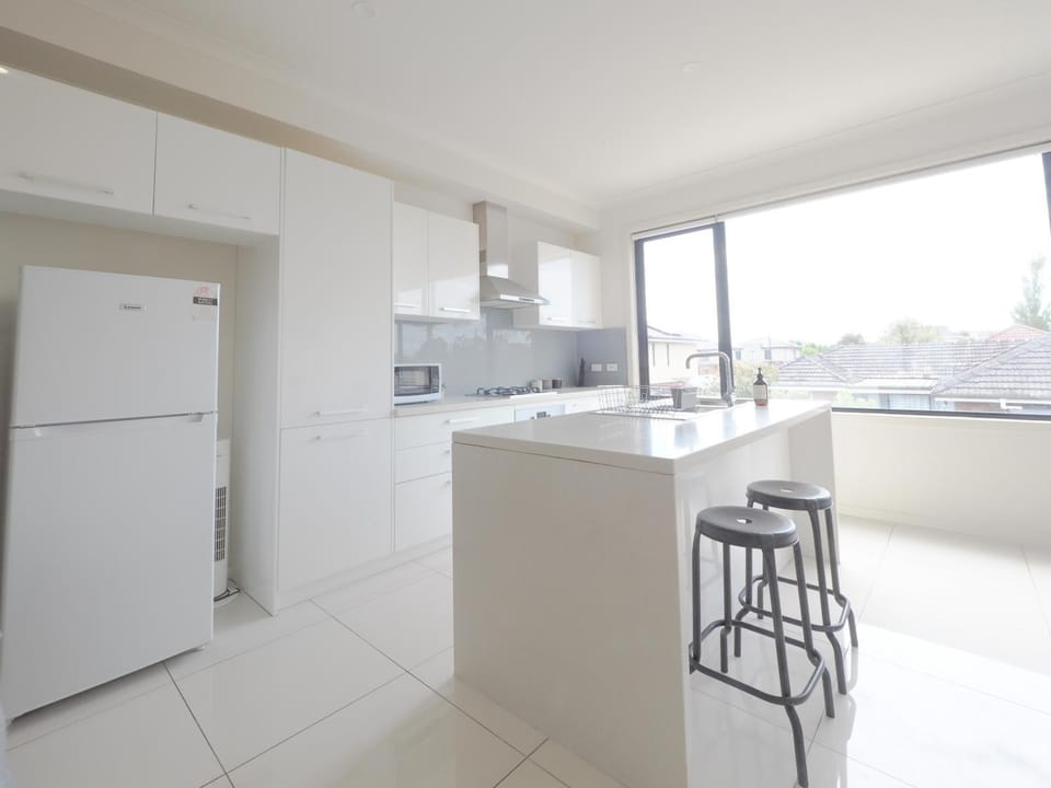 Mt Waverley Spacious 2BR2BA parking wifi balcony Apartment in City of Monash