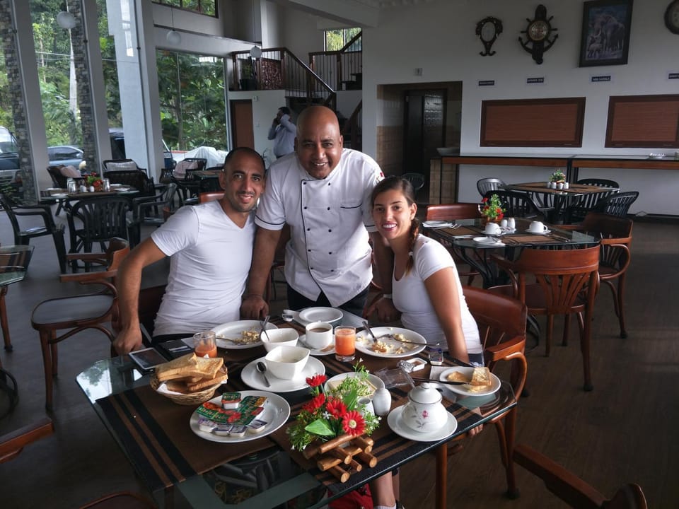 Restaurant/places to eat, Food and drinks
