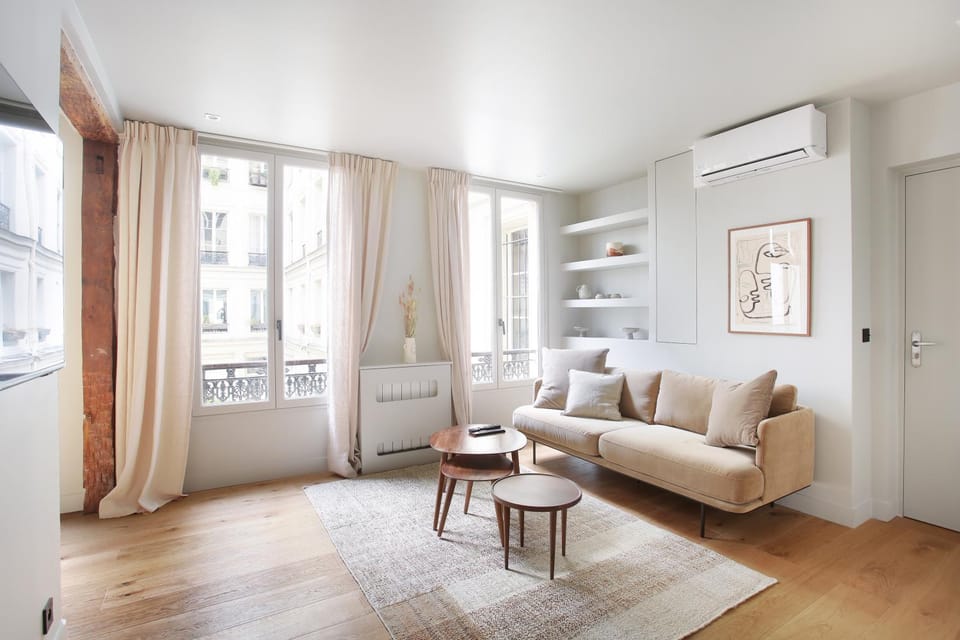 Living room, Seating area, air conditioner